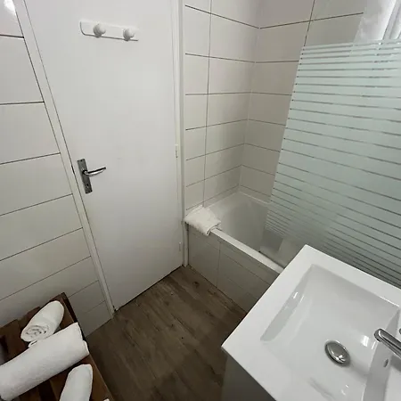 فندق L'aiglon Bylitis 2*