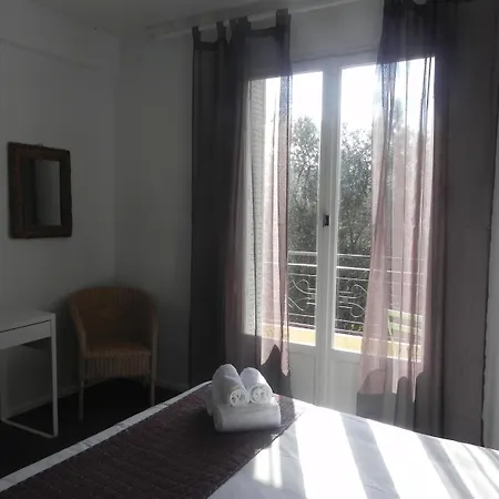 L'aiglon Bylitis Hotel