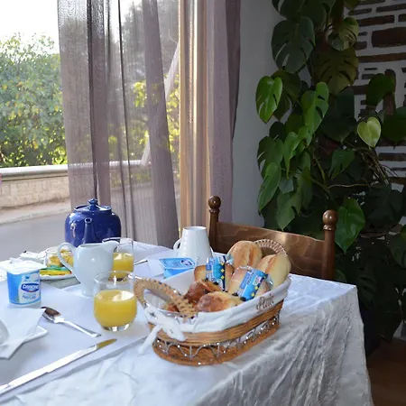فندق L'aiglon Bylitis بورتو فيكشْيو