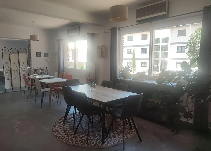 L'aiglon Bylitis Hotel 2*