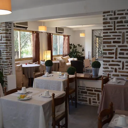 فندق L'aiglon Bylitis 2*