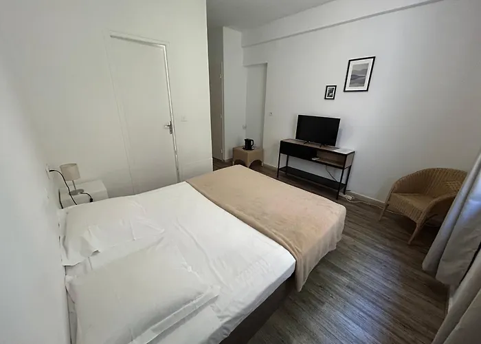 L'aiglon Bylitis Hotel 2*