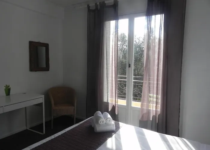 L'aiglon Bylitis Hotel